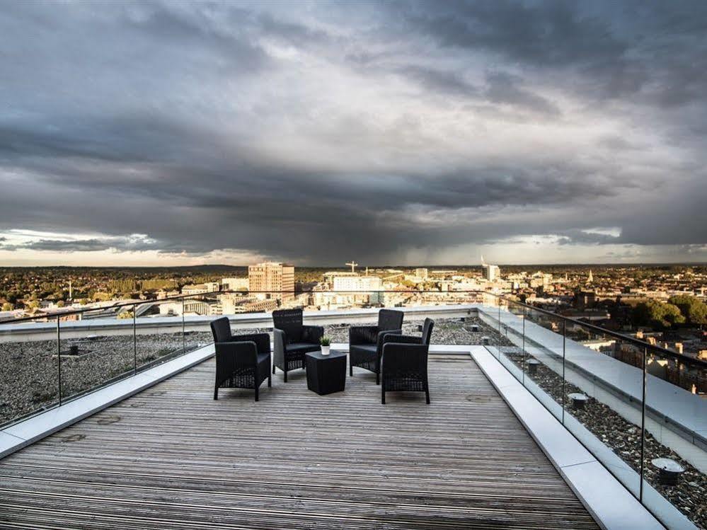 ホテル The Penthouse At Hewitt レディング エクステリア 写真