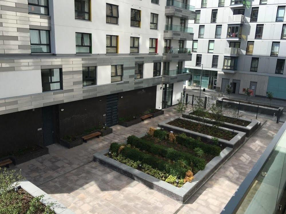 ホテル The Penthouse At Hewitt レディング エクステリア 写真