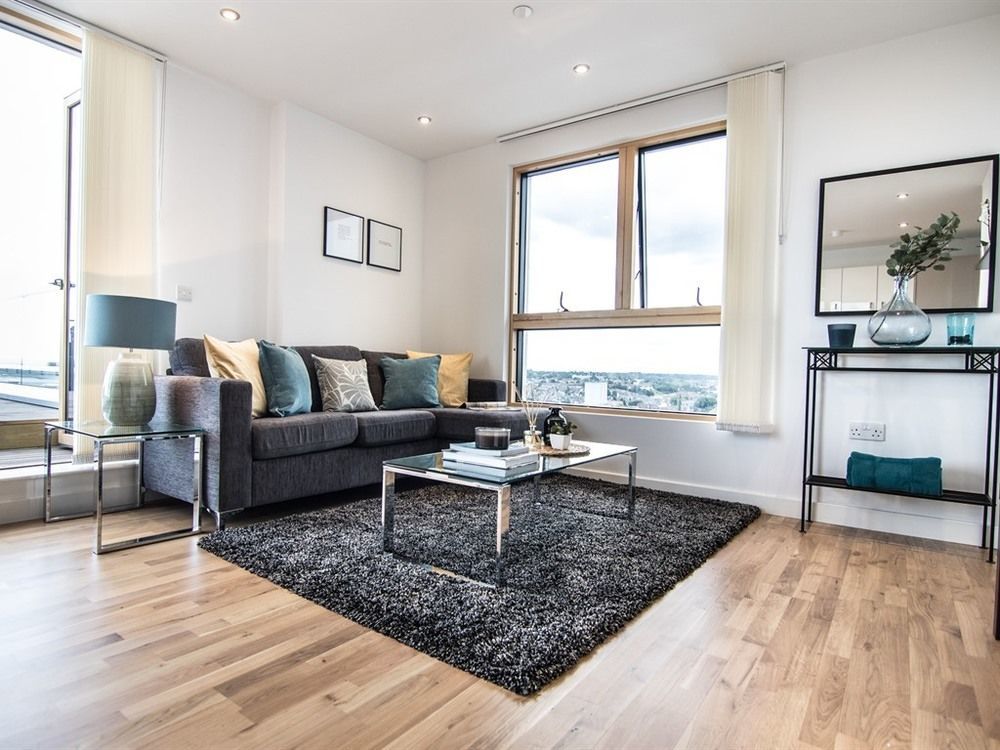 ホテル The Penthouse At Hewitt レディング エクステリア 写真