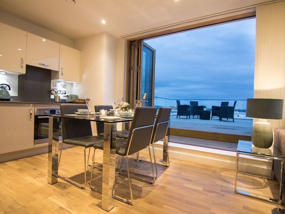 ホテル The Penthouse At Hewitt レディング エクステリア 写真