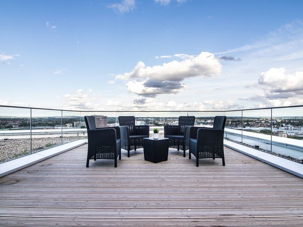 ホテル The Penthouse At Hewitt レディング エクステリア 写真