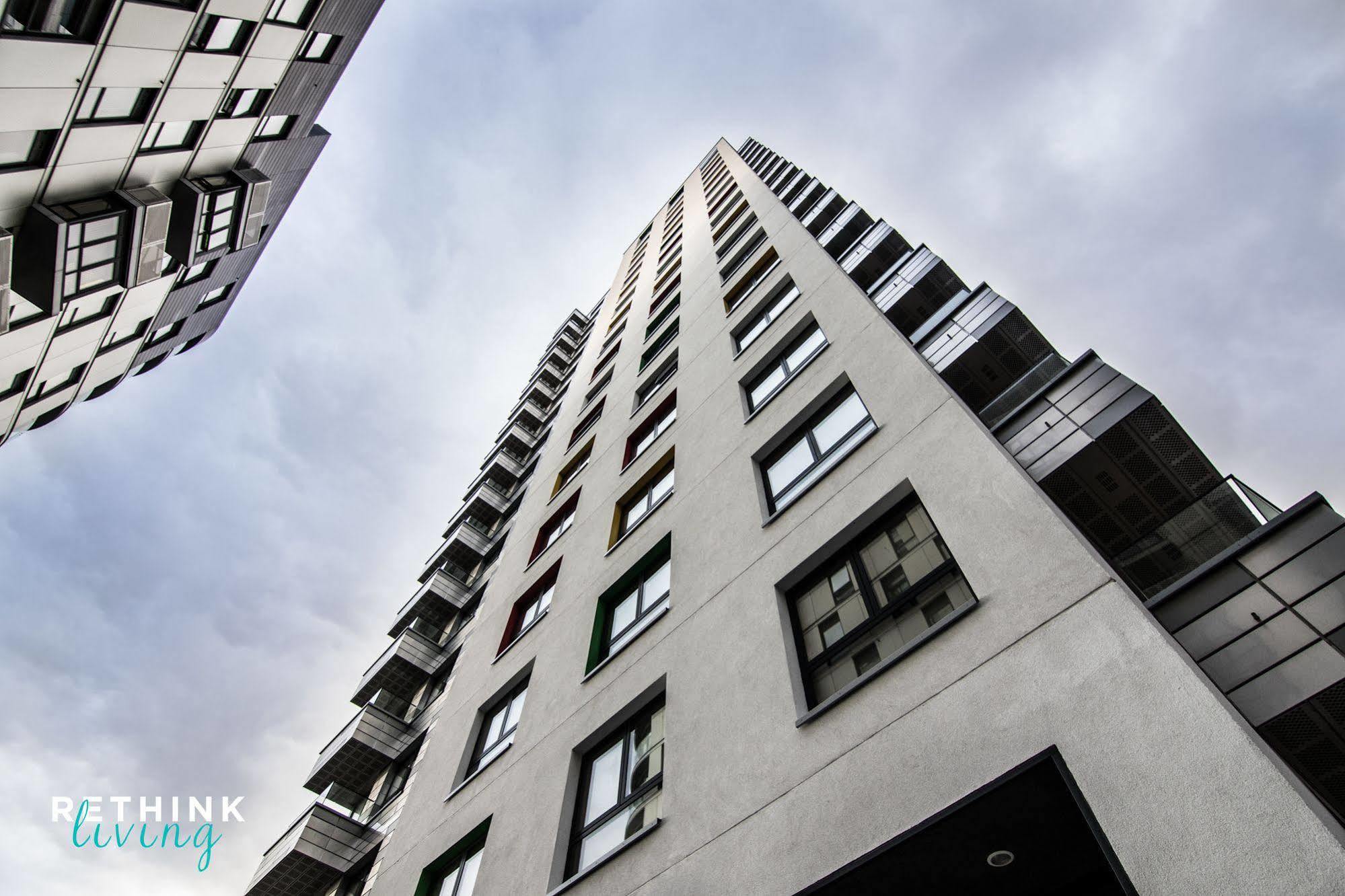 ホテル The Penthouse At Hewitt レディング エクステリア 写真