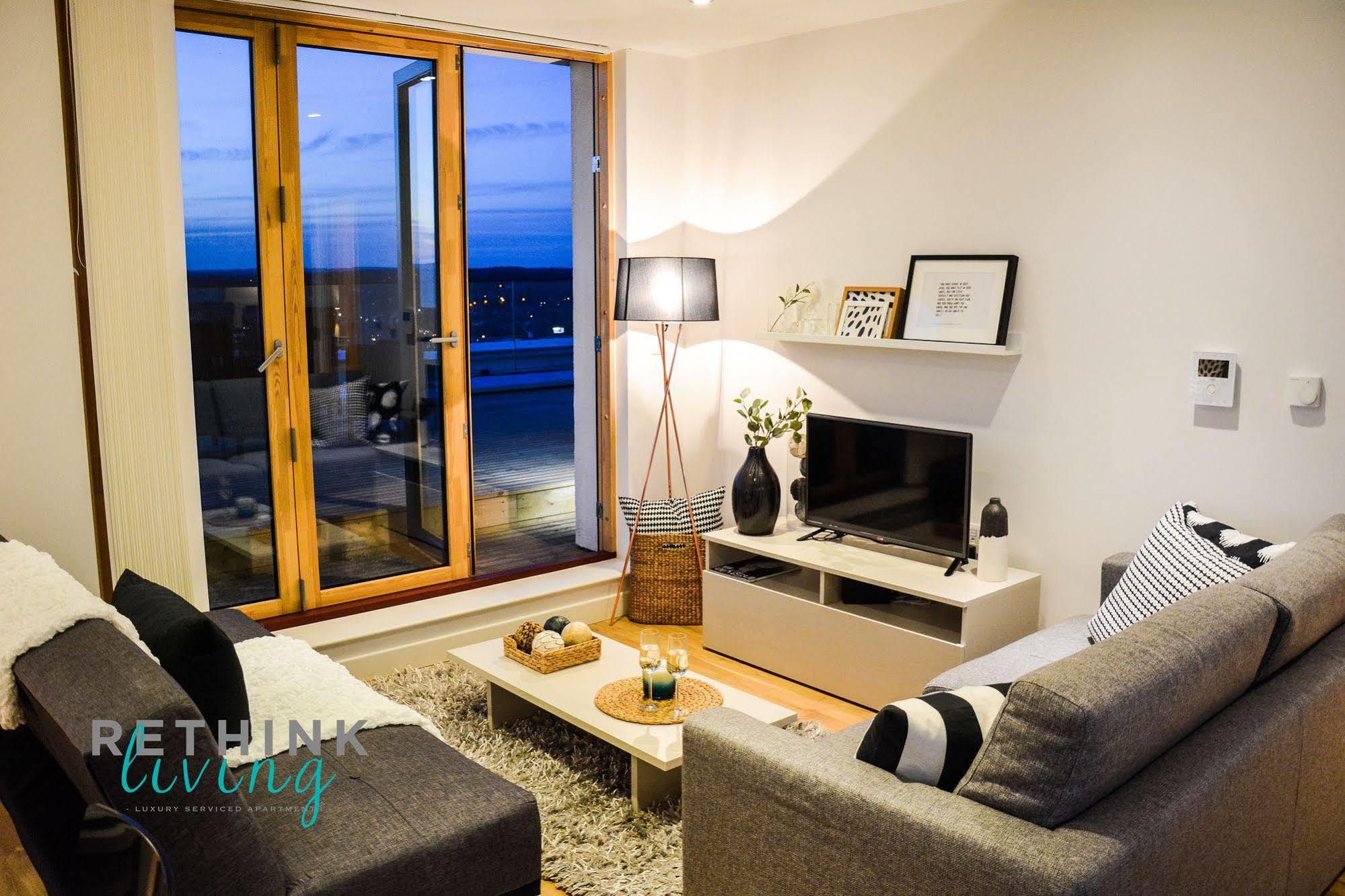 ホテル The Penthouse At Hewitt レディング エクステリア 写真